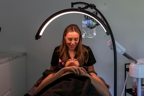 How to Choose Professional Beauty & Salon Equipment in Australia (2026 Guide)